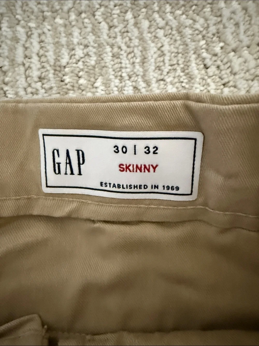 GAP Men's Chino Pants in Tan